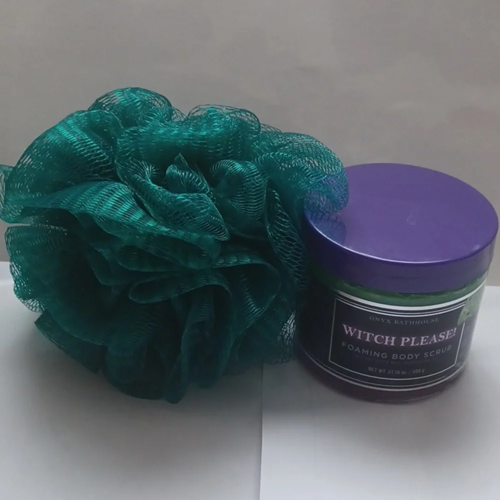 NIP WITCH PLEASE! Foaming Body Scrub